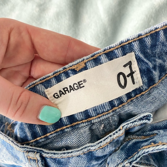 Two-Toned High-Waisted Mom Jeans - Picture 3 of 3